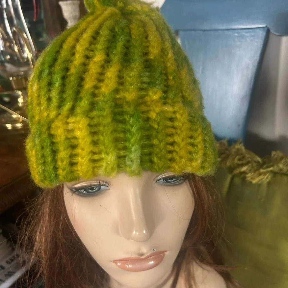 Vintage Green Knitted Beanie - Picture 3 of 10
